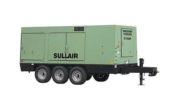 Large Sullair 900XHH/1150XH Towable Wheel Mounted Air Compressor